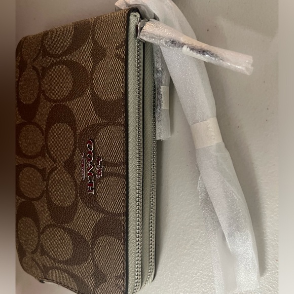 COACH Double Corner Zip Wristlet In Signature Canvas - Picture 3 of 3